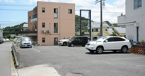 駐車場10台